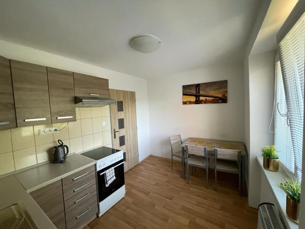 Apartmány - Školní Chomutov Esterno foto