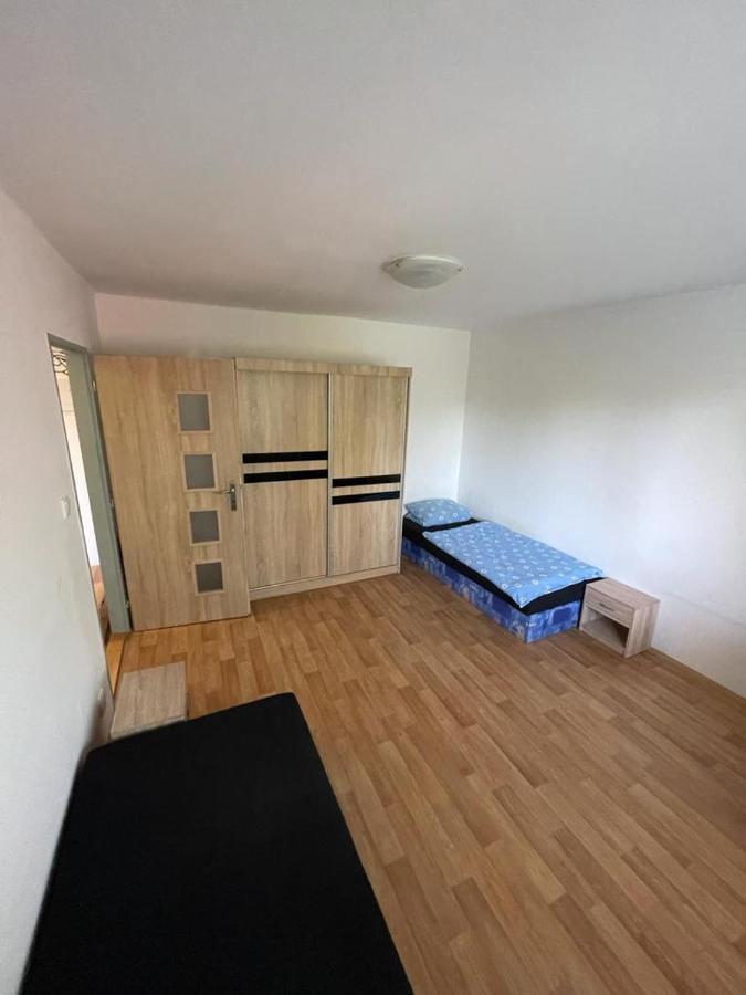 Apartmány - Školní Chomutov Esterno foto