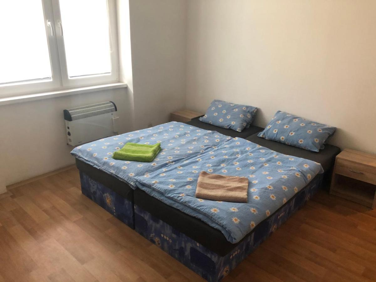 Apartmány - Školní Chomutov Esterno foto